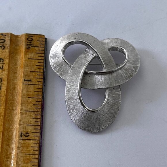 Vintage Crown Trifari Silver-Tone Knot Brooch Pin Double Knot - Picture 4 of 6